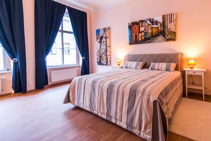 Living room of the four-bedroom apartment near Charles Square
