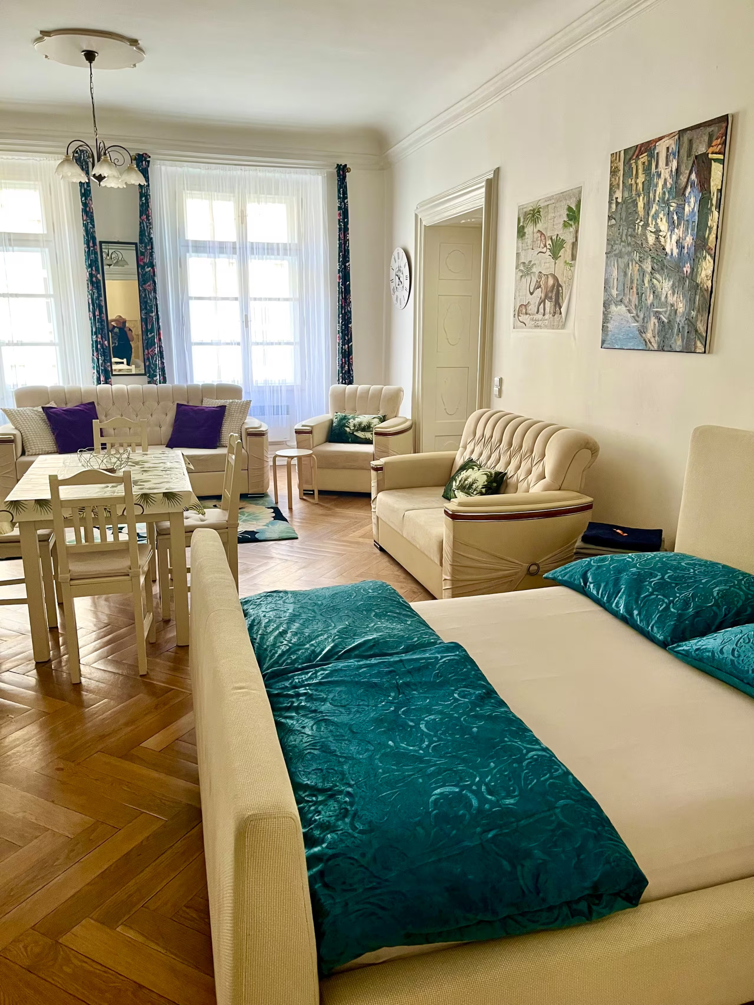 Three-bedroom apartment in Malá Strana below the castle